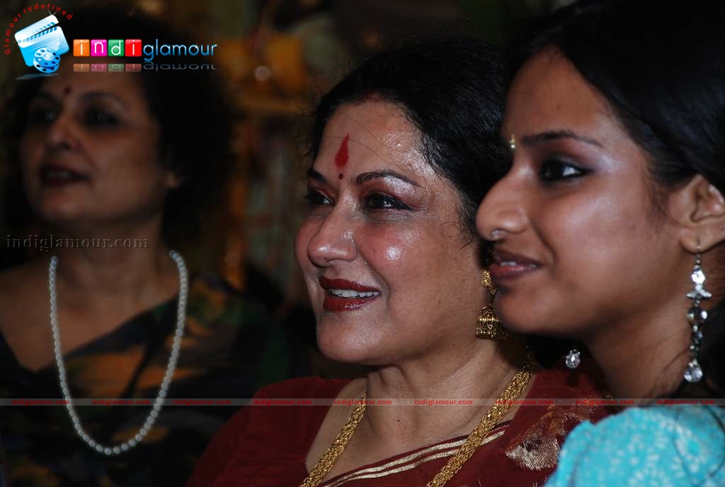 Shaan, Moushmi Chaterjee,Rupa Ganguly at Durga pooja Event hd photo